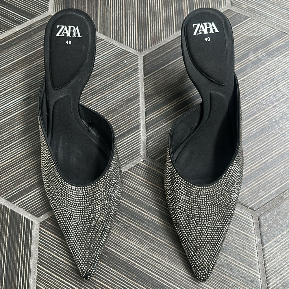 NWOT Zara Crystal pointed toe heel size 40